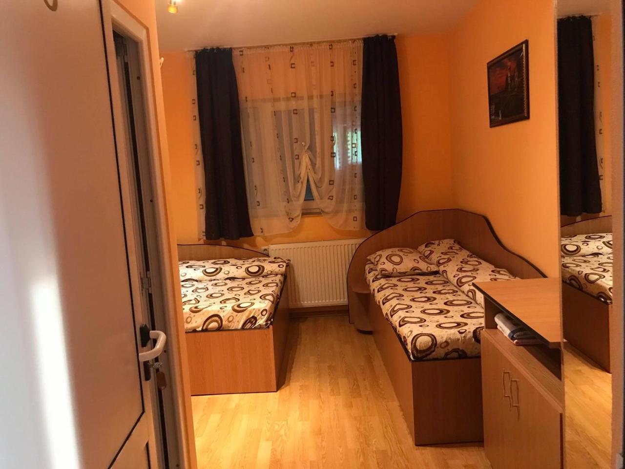 Pensiunea Colt De Rai Săcel Esterno foto
