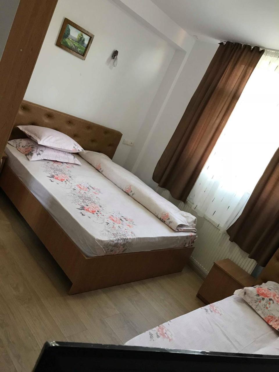 Pensiunea Colt De Rai Săcel Esterno foto
