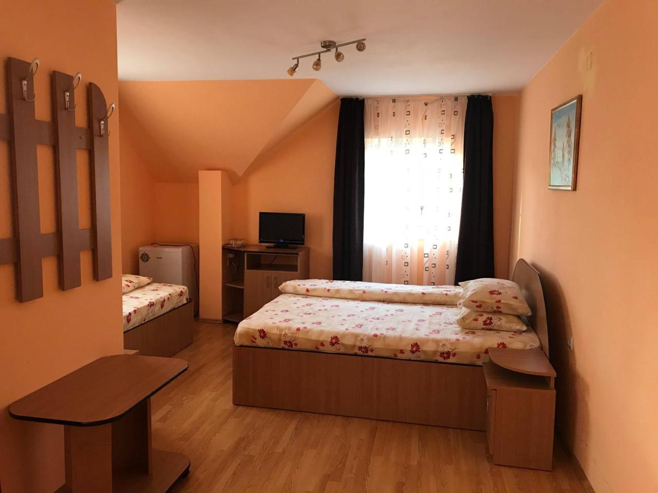 Pensiunea Colt De Rai Săcel Esterno foto