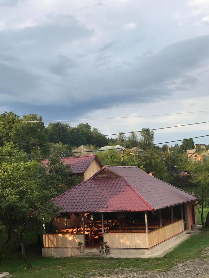 Pensiunea Colt De Rai Săcel Esterno foto