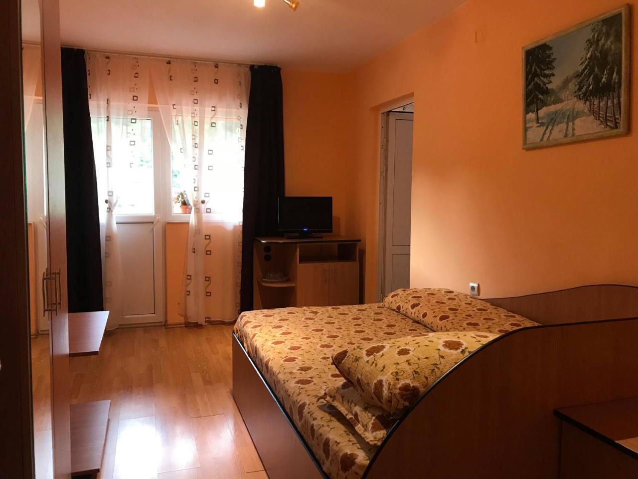 Pensiunea Colt De Rai Săcel Esterno foto
