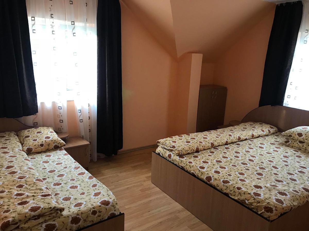 Pensiunea Colt De Rai Săcel Esterno foto